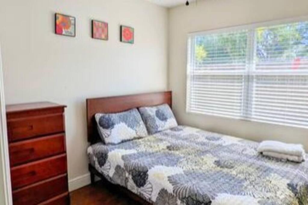 Spacious House With Big Backyard In N. Hyde Park / Close To Downtown タンパ エクステリア 写真